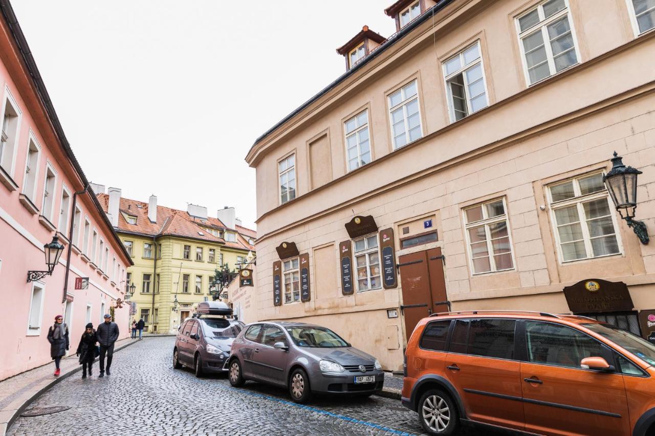 White Swan Boutique Apartments Prague Exterior photo