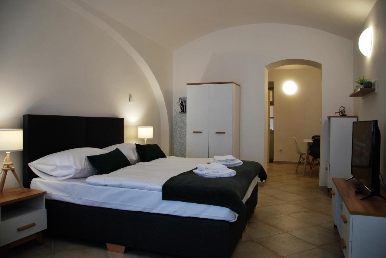 White Swan Boutique Apartments Prague Exterior photo