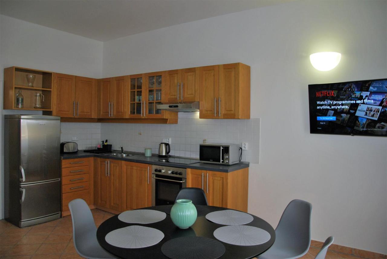 White Swan Boutique Apartments Prague Exterior photo