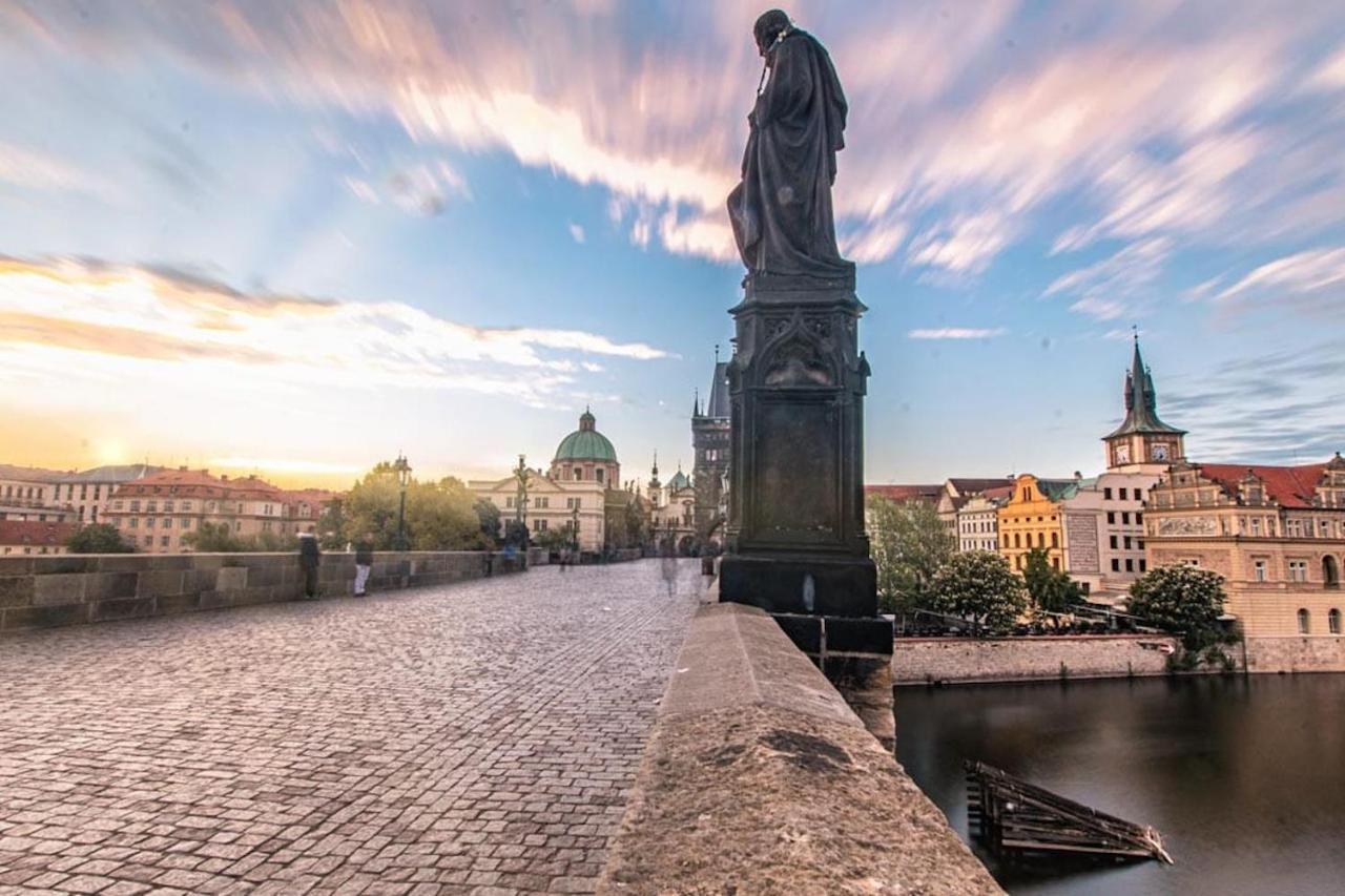 White Swan Boutique Apartments Prague Exterior photo