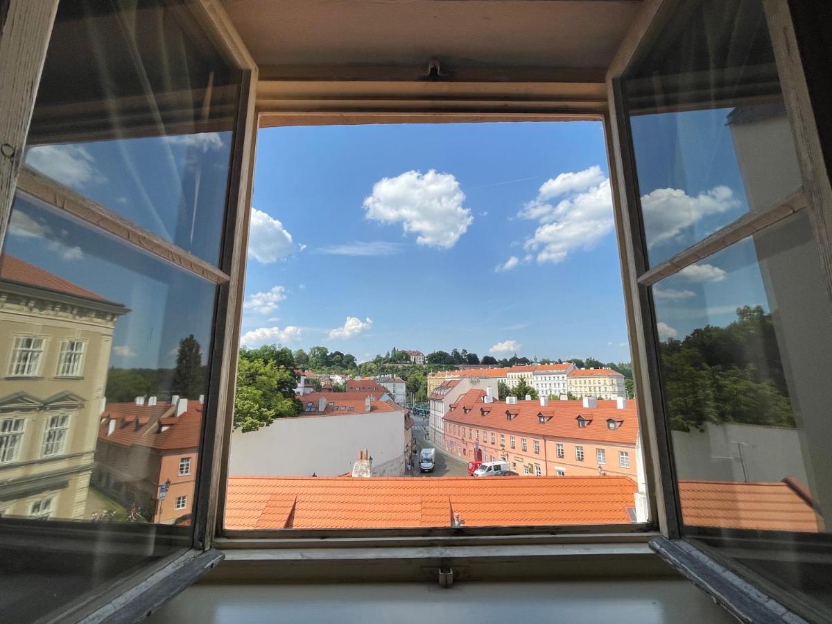 White Swan Boutique Apartments Prague Exterior photo