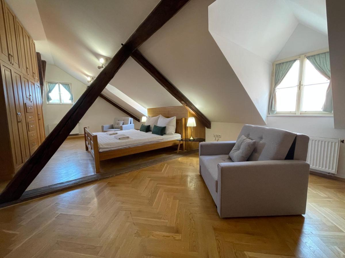 White Swan Boutique Apartments Prague Exterior photo