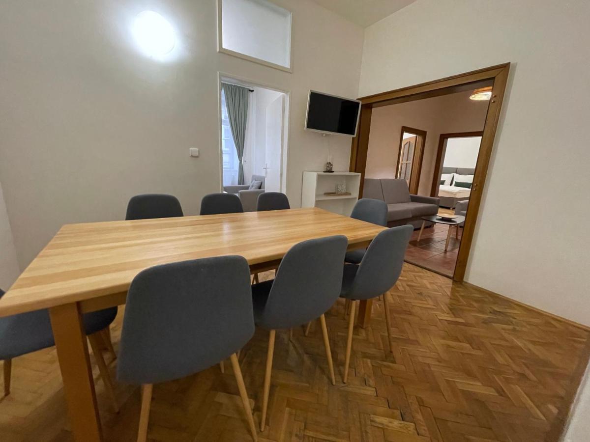 White Swan Boutique Apartments Prague Exterior photo